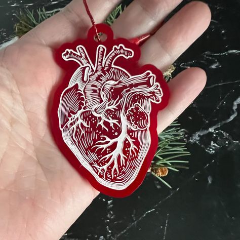 Medical Christmas Decorations, Human Heart Necklace, Heart Christmas Tree, Wonder Woman Birthday, Christmas Science, Christmas Card Illustration, Heart Christmas Ornaments, Sleep Deprived, Heart Christmas