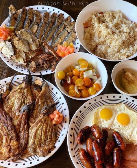 Pinoy Lunch, Filipino Dishes Aesthetic, Filipino Dinner Aesthetic, Filipino Cuisine Aesthetic, Pinoy Ulam Ideas, Filipino Breakfast Ideas, Pinoy Breakfast Ideas, Pinoy Food Filipino Dishes Party, Aesthetic Filipino Food