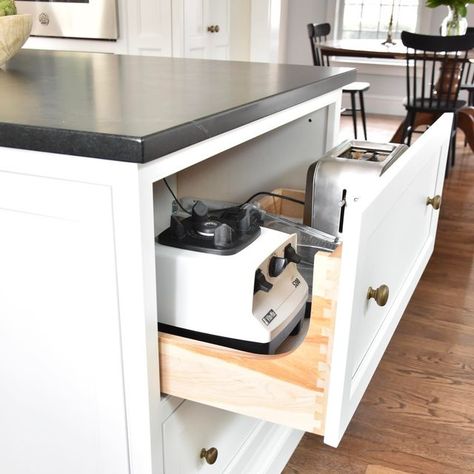 Signature Custom Cabinetry on Instagram: "So many clever ways to store appliances with easy access. Which is your favorite? 1. Deep drawer (@homesteadkitchens) 2. Pocket doors (@kitchensbyeileen) 3. Lift-up door (@showcasekitchens) 4. Mixer lift (@mbacabinetrystudio) #signaturecustomcabinetry #customcabinets #appliancestorage #kitchendesign #kitchenappliances" Lift Up Cabinet Door, Mixer Drawer, Store Appliances, Appliance Drawer, Mixer Lift, Hidden Appliances, Appliance Lift, Hide Appliances, Homestead Kitchen