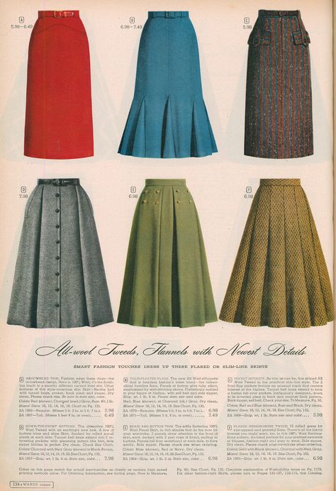 50s Housewife Fashion, 1950 Aesthetic Fashion, Modest 1950s Fashion, 50s Skirt Outfit, Housewife Clothes, 1950s Casual Outfits, 50s Fashion Aesthetic, Edwardian Halloween, 1950s Winter Fashion