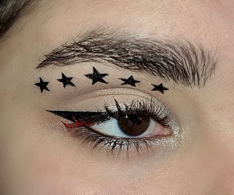 Red Star Eye Makeup, 5 Star Outfit Skz, Cute Star Makeup, Stray Kids Concert Makeup, Skz 5 Star Outfits, Conan Gray Concert Makeup, S Class Inspired Outfits Skz, Skz Makeup Looks, Straykids Makeup Inspiration