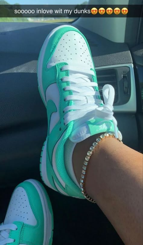 Cute Jordans, Nike Shoes Women Fashion, Shoes For School, Pretty Sneakers, Fly Shoes, White Nike Shoes, Nike Shoes Girls, Trendy Shoes Sneakers, Preppy Shoes