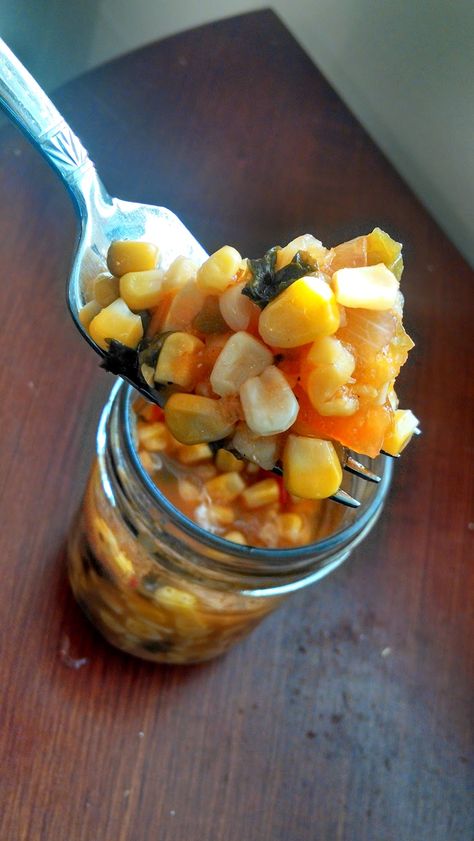 Tomato Salsa Canning, Homemade Tomato Juice, Canned Salsa Recipes, Salsa Canning Recipes, Canning Granny, Canning Tomatoes Recipes, Tomato Salsa Recipe, Dehydrating Food, Canning Salsa