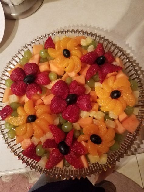 Fruit Platter With Flowers, Boho Fruit Tray, Flower Fruit Platter, Flower Veggie Tray Ideas, Pink Fruit Platter, Flower Fruit Tray, Flower Vegetable Tray, Sunshine Fruit Platter, Flower Shaped Fruit Tray