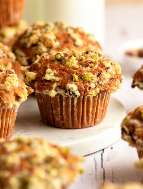 Cafe Pastries, Autumn Bakes, Crumble Topping Recipe, Pistachio Desserts, Pistachio Crumble, Pistachio Muffins, Pastry Case, Pistachio Dessert, Cinnamon Roll Muffins