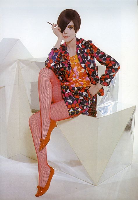 vintage everyday: 30 Stunning Color Photographs of the "Queen of Mod" Peggy Moffitt in the 1960s The 60s Fashion, Peggy Moffitt, William Claxton, Colleen Corby, Pattie Boyd, Jean Shrimpton, 60s 70s Fashion, Fashion Archive, Mod 60s