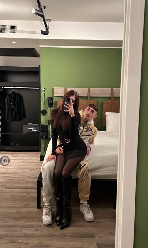 Mirror Selfie Poses, Couple Selfies, Cute Relationship Photos, Couple Picture Poses, Pic Pose, Cute Couple Poses, Photo Poses For Couples, Cute Couples Photos, Mirror Pic