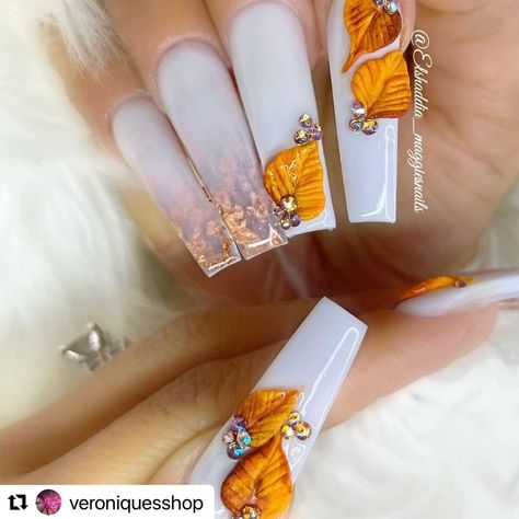 Cute Fake Nails, Vampire Nails, Halloween Manicure, Skull Nails, Witchy Nails, Pale White, Subtle Ombre, Pumpkin Nails, October Nails