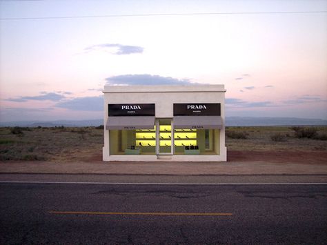 Prada Marfa, Texas Marfa Texas, Prada Marfa, Texas Art, Serena Van Der Woodsen, Public Sculpture, America Art, West Texas, Foto Ideas Instagram, Land Art