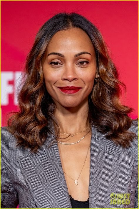 Zoe Saldana Hair, Steve Howey, Leonardo Dicaprio Girlfriend, The Wild Robot, Jim Parsons, New Actors, Netflix Movie, Zoe Saldana, Hailey Bieber