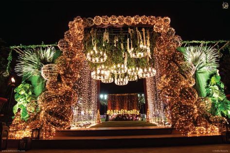 Wedding Gate, Reception Entrance, Entry Gate, Gate Decoration, Wedding Stage Backdrop, Street Lighting, Wedding Entrance Decor, Classic Wedding Decorations, Wedding Stage Design