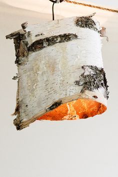 Now I know exactly what to do with the rest of the birch bark left un-used in my craft box. Spiegel Diy, Birch Bark Crafts, Diy Lampe, Deco Nature, Diy Chandelier, Diy Lamp Shade, Diy Holz, 15 Diy, Birch Bark