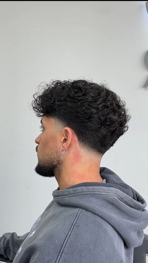 Mid Taper Fade Haircut Wavy Hair, Oval Face Curly Hairstyles Men, Low Fades For Men Hairstyles, Taper Fade Haircut Wavy Hair, Taper Haircut Curly Hair, Tapper Fade Boys Haircut Curly, Curly Hair Mid Taper, Low Taper Wavy Hair, Simple Haircut For Men