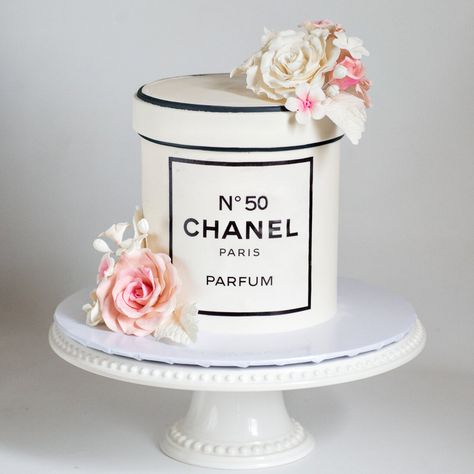 Louis Vuitton Torte, Chanel Torte, Chanel Birthday Cake, Chanel Cake, Purse Cake, 50th Cake, Elegant Birthday Cakes, 16 Birthday Cake, Adult Birthday Cakes