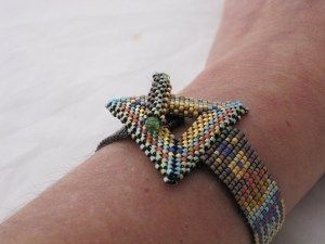 Beaded Toggle Clasp, Bead Loom Kits, Bead Woven Bracelet, Loom Jewelry, Loom Bracelet Patterns, Beaded Bracelets Tutorial, Beading Jewelery, Beaded Jewels, Bead Weaving Patterns