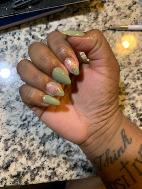 Princess Tiana Nails Short, Princess Tiana Nails, Princess And The Frog Nails, Frog Makeup, Green Nail Ideas, Disney Princess Nails, Holloween Nails, Green Nail, Princess And The Frog