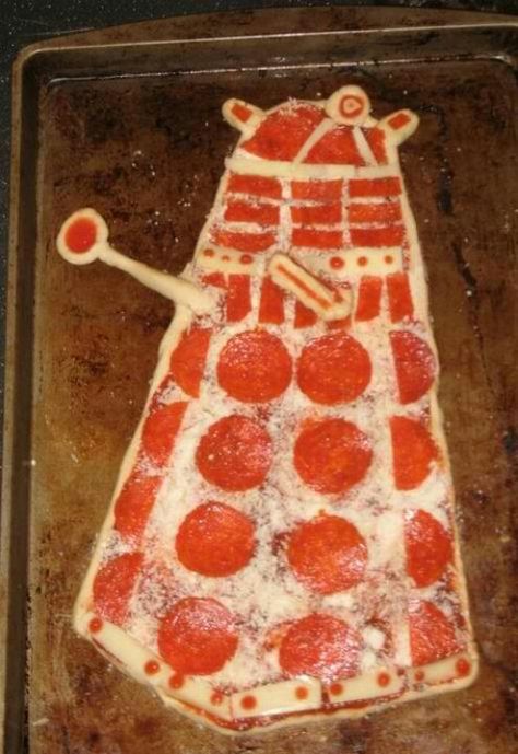 The most dangerous pizza in all the universe - Imgur River Songs, Doctor Who Birthday, Doctor Who Party, Rory Williams, Donna Noble, Christopher Eccleston, Billie Piper, Amy Pond, Rose Tyler