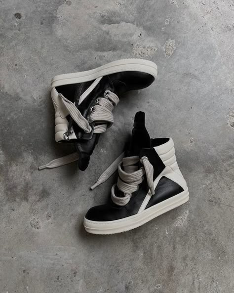 Rick Owens Geobasket Outfit Women, Rick Owens High Top Sneakers, Rick Owens Sneakers Outfit Women, Geobasket Rick Owens Outfit, Rick Owens Sneakers Outfit, Rick Owens Geobasket Outfit, Geobasket Outfit, Rick Owens Outfit Men, Girls Wishlist