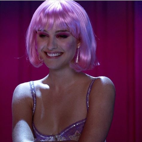 Natalie Portman Closer, Closer 2004, Alice Ayres, Hair Movie, Closer Movie, Purple Wig, Wig Party, Girl Interrupted, Purple Halloween