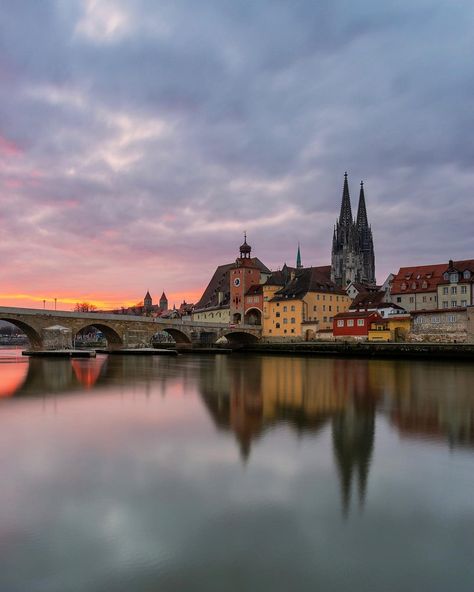 Robin Oelschlegel on Instagram: “‘Morning Light’ • • • #regensburg  #regensburgcity  #regensburgerdom  #bayern  #bayernistschön  #bayernvision  #germany  #germanvision…” Morning Light, Germany, Instagram