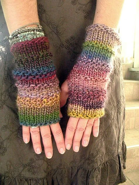 Crochet Hand Gloves, Knit Fingerless Gloves, Autumn Ideas, Gloves Design, Hand Gloves, Fingerless Gloves Knitted, Crochet Gloves, Winter Gloves, Image Fun