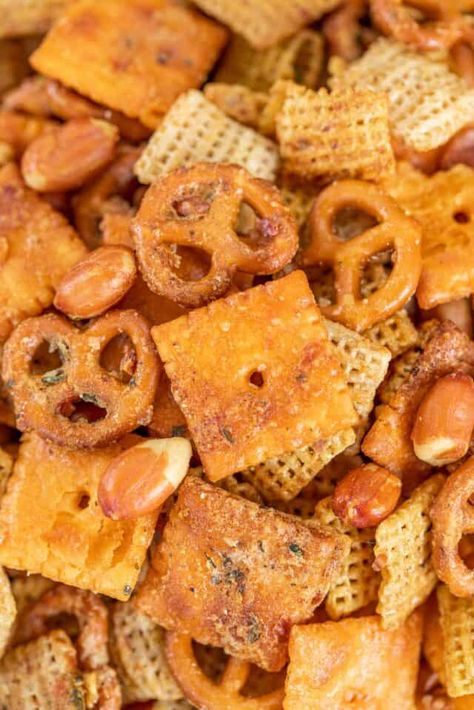 Cheesy Ranch Chex Mix - Plain Chicken Snack Mix With Ranch Seasoning, Cheesy Snack Mix, Cheesy Ranch Chex Mix, Spicy Chex Mix, Ranch Chex, Ranch Chex Mix, Chex Snack Mix, Pretzel Mix, Road Snacks