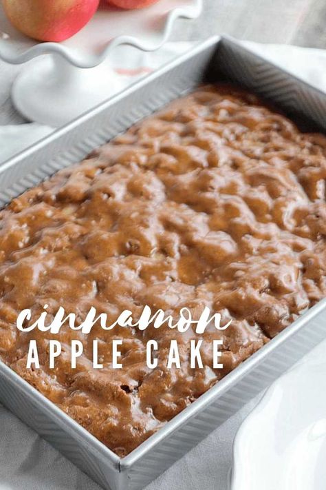 Easy Cinnamon Cake, Cake Recipes Apple, Cinnamon Apple Cake, Cinnamon Cake Recipes, Apple Cake Recipe Easy, Apple Cinnamon Cake, Cinnamon Glaze, Apple Cake Recipe, Apple Recipes Easy