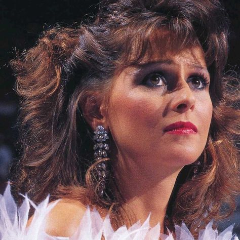 Miss Elizabeth Wwf, John Cena Wrestling, Jesse Ventura, Miss Elizabeth, Macho Man Randy Savage, Elvis Presley Videos, Andre The Giant, Professional Wrestlers, Wwe Legends