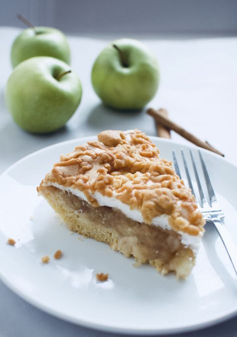 Szarlotka - polish apple pie Polish Apple Pie, Polish Apple Cake, Apple Crumb Cake Recipe, Apple Crumb Cakes, I Am Home, Apple Crumb, Polish Food, Apple Filling, Crumb Cake