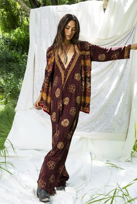 Bohomeian Style Outfits, Bohemian Womens Fashion, Woodstock Outfit, Boho Trousers, Bohemian Glam, Boho Fits, Boho Rock, Hobo Chic, Gamine Style