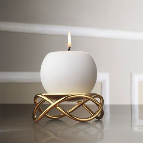 gold candle holder Candle Photography Dark, Lamp Candle Holder, Modern Candle Holders, Candles Photography, Gold Candle Holders, Standing Candle Holders, White Candle, Healthy Food List, Iron Candle