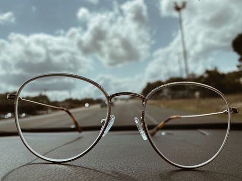 Eyewear Aesthetic, Wire Rimmed Glasses, Walter Boys, Glasses Ideas, Business Portrait Photography, Rimmed Glasses, Chic Sunglasses, Gold Glasses, Golden Frame