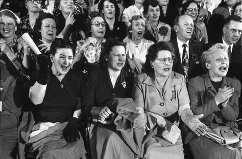 Iconic Photographs, Multiple Exposure, Make Pictures, Time Life, 1950s Fashion, Shutter Speed, Bean Bag, Photo 1, Everyday Life