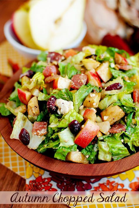 AutumnChoppedSalad_01 Autumn Chopped Salad, Thanksgiving Salad Recipes, Autumn Salad Recipes, Thanksgiving Salad, Chopped Salad Recipes, Resep Salad, Iowa Girl Eats, Yummy Salads, Autumn Salad