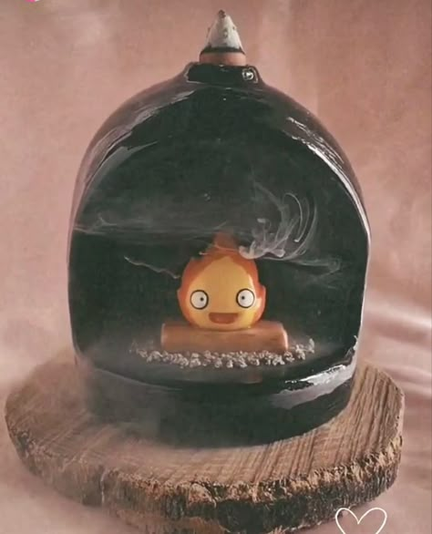 Studio Ghibli Insence Holder, Ghibli Incense Holder, Calcifer Incense Holder, Inscent Holder Diy, Anime Pottery, Ghibli Ceramics, Aluminum Can Crafts, Art Studio At Home, Paper Mache Crafts