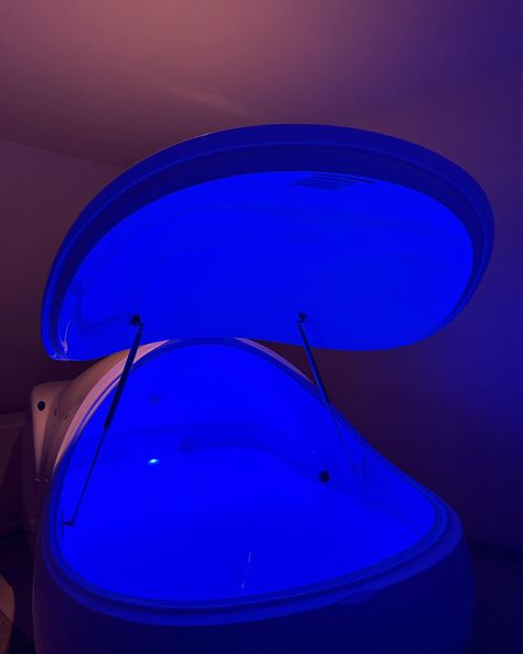 sensory deprivation tank🧞‍♂️ #photography #sensorydeprivation spa relaxation meditation float therapy zero gravity epsom salt bath Sensory Deprivation Tank Aesthetic, Tank Photography, Sensory Deprivation Tank, Deprivation Tank, Float Therapy, Spa Relaxation, Epsom Salt Bath, Sensory Deprivation, Salt Bath