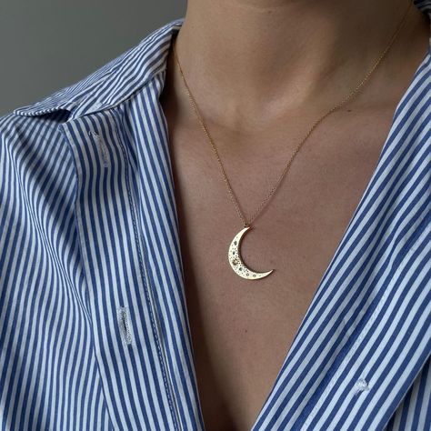 Moon In The Night Sky, Opal Moon Necklace, Simple Jewellery Designs, Sky Necklace, Crescent Necklace, Multi Dimensional, Crescent Moon Necklace, Gold Moon, Trendy Necklaces