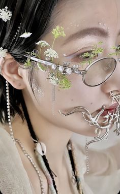 Fashion Eye Glasses, Magical Jewelry, Gentle Monster, Stylish Glasses, Interesting Faces, Animal Fashion, Jewelry Inspo, Dream Clothes, Glasses Accessories