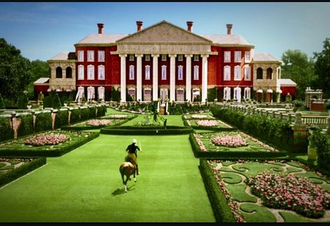 My and Tom's house at East Egg Gatsby House, The Great Gatsby Movie, Gatsby Movie, The Great Gatsby 2013, Old Westbury Gardens, Westbury Gardens, Old Westbury, Jay Gatsby, Mansion Exterior