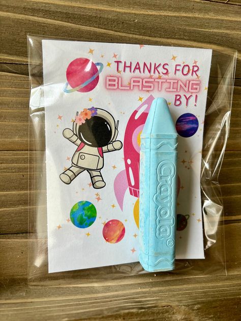 Girl Astronaut themed party favors to use as a memorable favor kids will love! This listing is for 1 Girl Astronaut Chalk Favor Bag. WHAT IS INCLUDED IN THE PRICE (1 Bag) 1 customized Girl Astronaut sheet 1 piece of chalk (assorted colors) 1 clear poly bag ASSEMBLED for you, ready for you to hand out!   This item is made to order. Refunds are not available due to the time spent on your customized items. Please note that due to variations in computer screen resolutions, the colors as you view them at home may vary slightly from the finished product. Planets Birthday, Pink Astronaut, Buzz Lightyear Birthday Party, Buzz Lightyear Birthday, Planet Birthday, Astronaut Party, Space Theme Party, Astronaut Birthday, 1st Birthday Party Themes