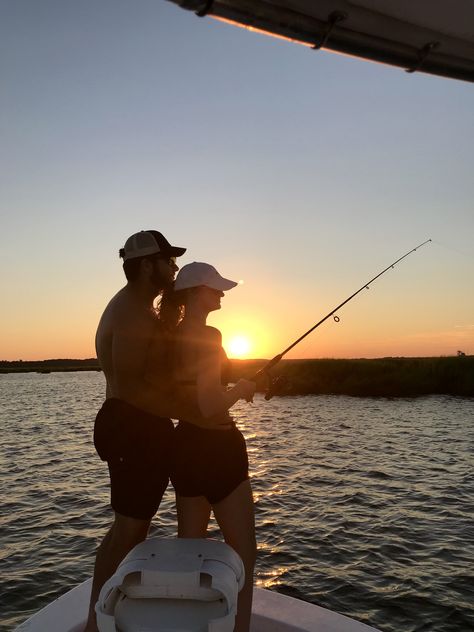 #summer #boat #couples #couplepictures #relationshipgoals #fishing #summergoals #sunset #vibes Hunting Couple, Fishing Couples, Goofy Couples, Blonde Couple, Country Relationship Goals, Country Relationships, Cute Country Couples, Dream Dates, Cowboy Romance