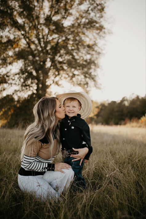 Western Mommy And Me Photo Shoot, Mom And Son Cowboy Photoshoot, Western Mom And Son Photos, Western Family Pictures With Kids, Family Pictures With Horses, Cowboy Family Pictures, Western Family Pictures, Engament Pictures, Country Family Photos