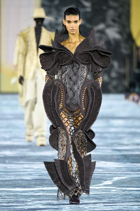 Avant Garde Fashion Couture, Avant Garde Architecture, Avant Garde Outfit, Wearable Sculpture, Textures Fashion, Portfolio Examples, Conceptual Fashion, Avant Garde Fashion, Spring 2023