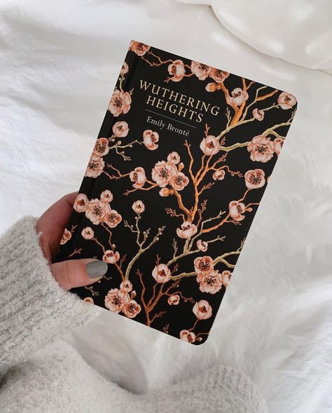 "Wuthering Heights" by Emily Bronté Books With Pretty Covers, Wuthering Heights Aesthetic, Heights Aesthetic, Pretty Books, Bronte Sisters, Cover Books, Books Cover, Wuthering Heights, Beautiful Book Covers