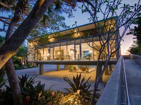 A striking, glass beach house is for sale on North Casey Key, a 8-mile island with less than 400 single-family homes. Toshiko Mori, Ground House, Tahiti Beach, Modern Glass House, Elevated House, Glass House Design, Pond House, Florida Beach House, Elevated Homes