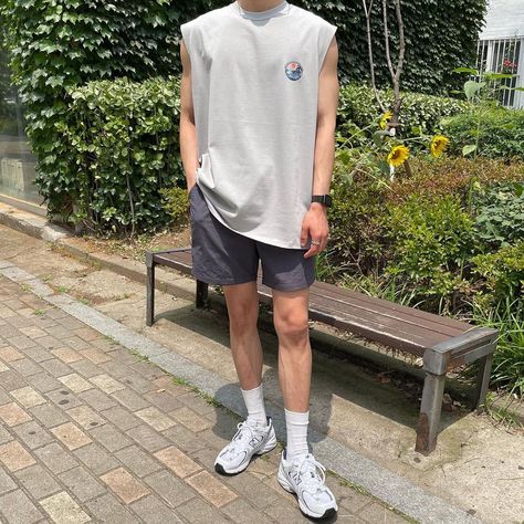 Ootd Boy, Short Pants Outfit, Pants Outfit Men, Ootd Men, Men Fashion Casual Outfits, Korea Fashion, Sleeveless Tshirt, Korean Outfits, Sleeveless Shirt