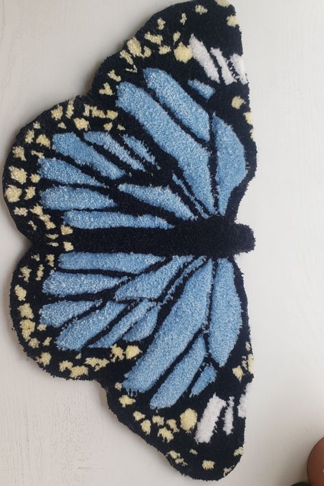 Rug Tufting Ideas, Tufted Rug Design, Tufting Ideas, Butterfly Rug, Rug Tufting, Design Butterfly, Tufted Rugs, Black Bedroom, Rug Blue