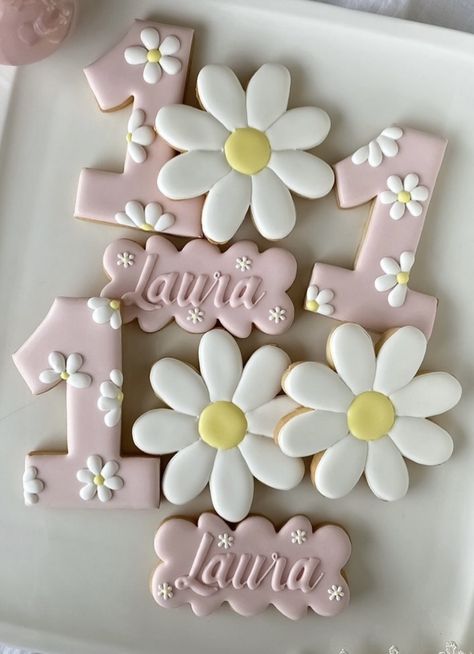 Daisy Theme One Birthday, Daisy Themed 2nd Birthday Party, Daisy Flower 1st Birthday Theme, Boho Daisy 1st Birthday, Daisy First Birthday Theme Cookies, Pink Daisy Party Decorations, Daisy 1st Birthday Cookies, Daisies First Birthday, Daisy Theme Cookies