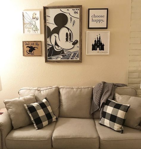 Disney Guest Room Ideas, Disney Basement Ideas, Disney Living Room Ideas, Modern Disney Bedroom, Simple Disney Room Decor, Disney Theme Living Room, Disney Wall Decor Ideas, Disney Themed Living Room, Disney Office Ideas For Adults