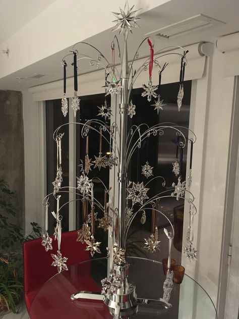 Swarovski Annual Ornament Tree - 1991-2018 Swarovski Tree Ornament, Swarovski Display Ideas, Swarovski Ornament Display Ideas, Collection Organization, Swarovski Christmas Ornaments, Swarovski Christmas Tree, Ornament Tree Display, Swarovski Ornaments, Display Tree